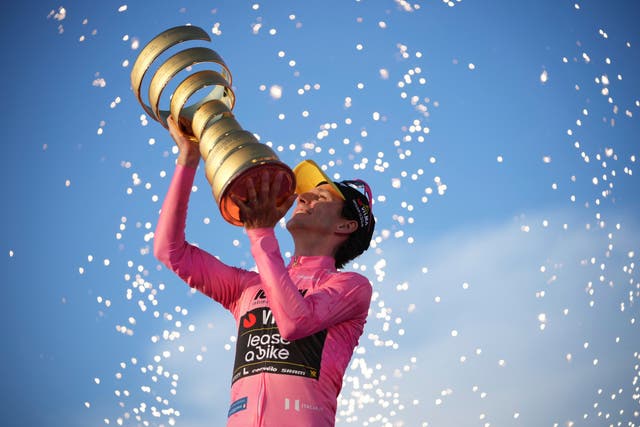 <p>Simon Yates has brought the curtain down on his career</p>