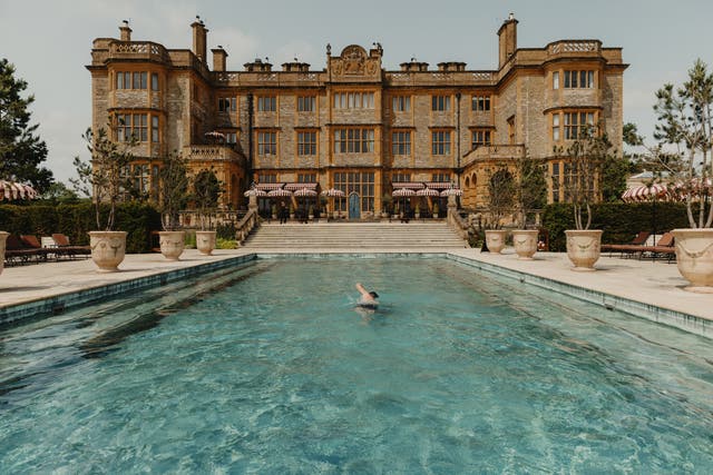 <p>Estelle Manor looks like it could be in the Mediterranean </p>